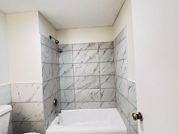 3rd image of 12 Franklin St APT 1