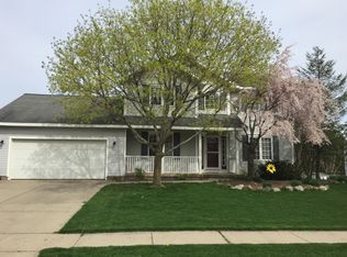 354 Glenarbor Dr NE, Rockford, MI 49341