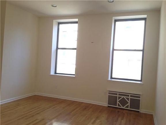5th image of 130 E 93rd St APT 6D