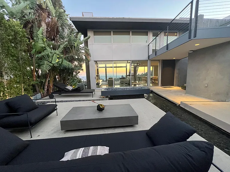 Modern Japanese Home with Indoor-Outdoor Living