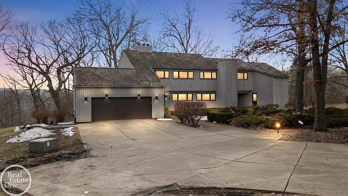 3750 Orion Rd photo 1