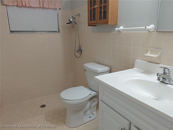 5th image of 2702 Golf Hammock Dr