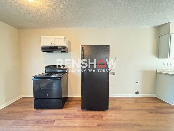 4th image of 3145 Maple Hill Dr