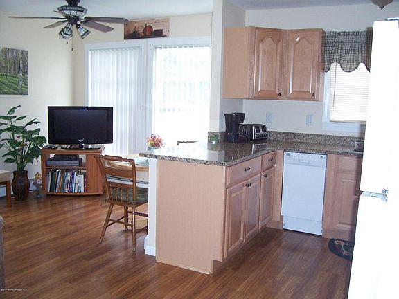 2nd image of 22 Oranjestad St