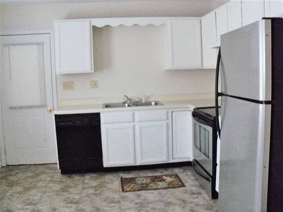 3rd image of 4840 Emily Dr
