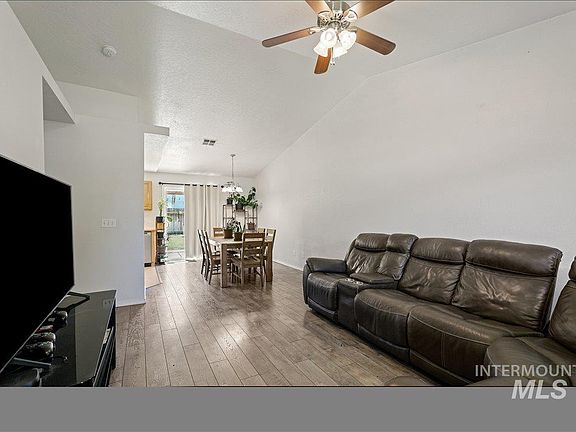 5th image of 3204 Arcadian Dr