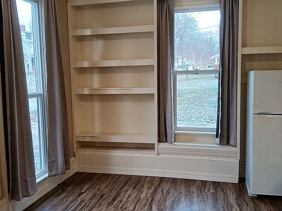 4th image of 453 N Buckeye St #B