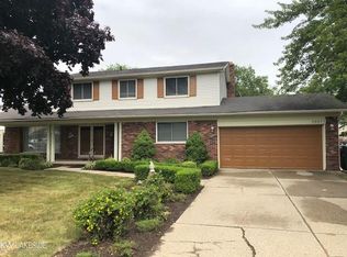 29371 Stonecroft St, Harrison Township, MI 48045