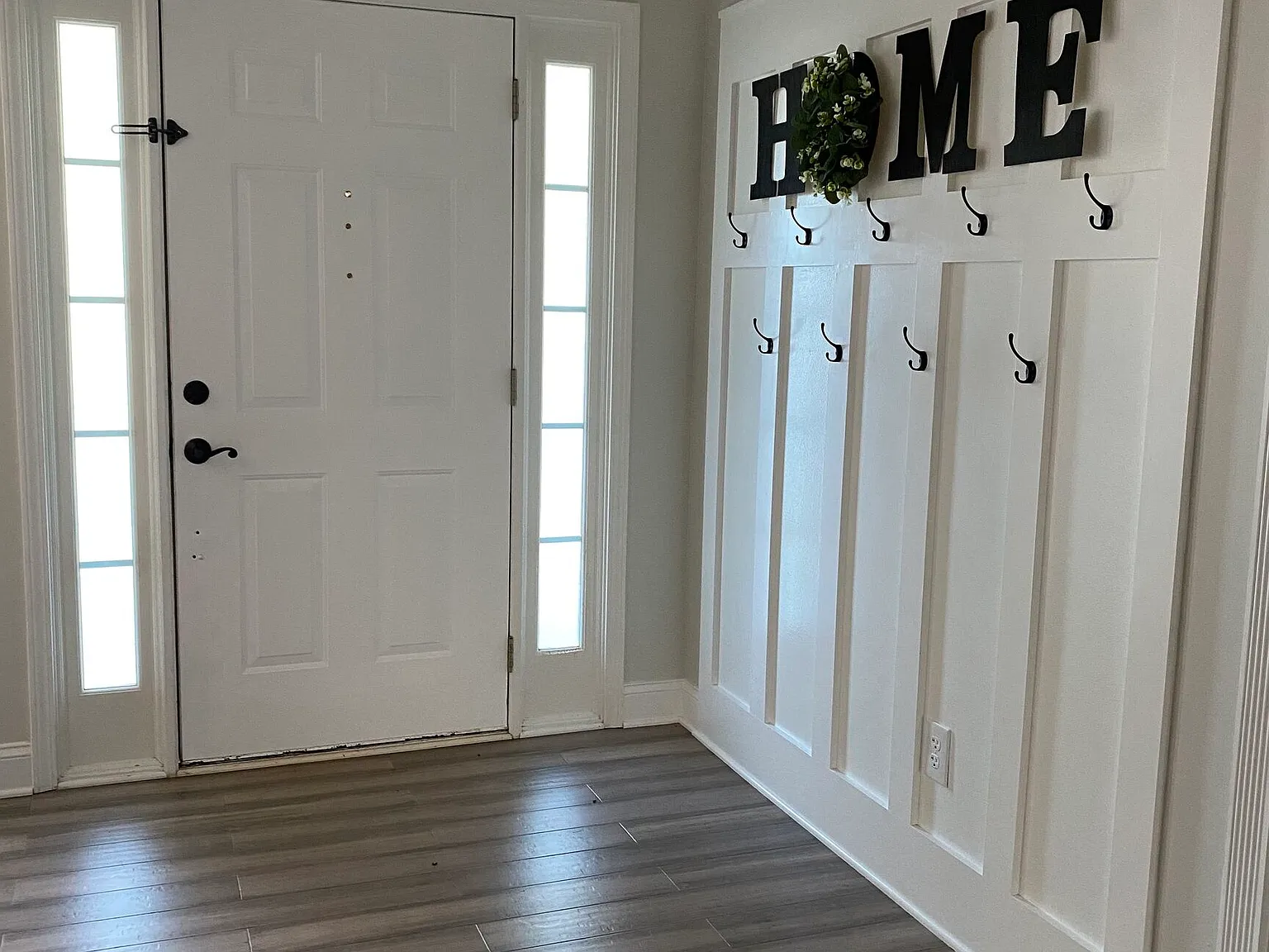 3 bed, 2.0 bath, 1928 sqft, $2,800 — Photo 3