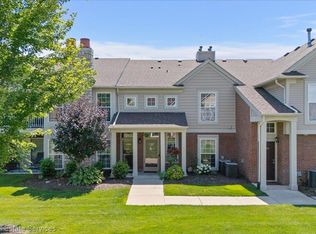 52316 Naugatuck Dr, Macomb, MI 48042
