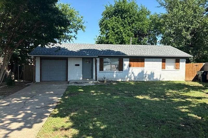 1st image of 1724 Brandon Cir