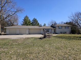 3810 33rd St S #S, Muscatine, IA 52761