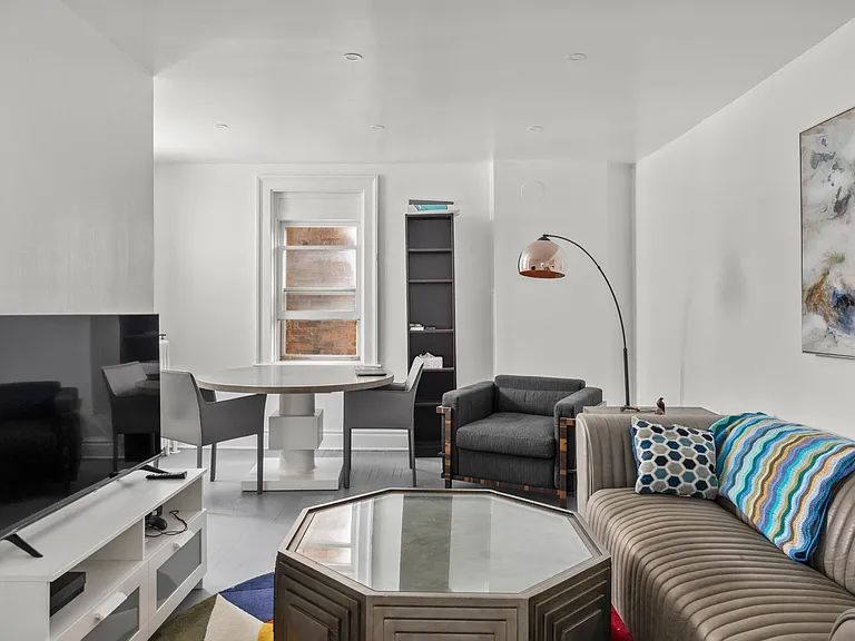 407 Warren St #4 — Photo 4