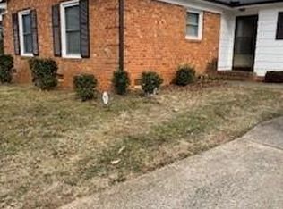 1031 Shea Ct, Winston Salem, NC 27107