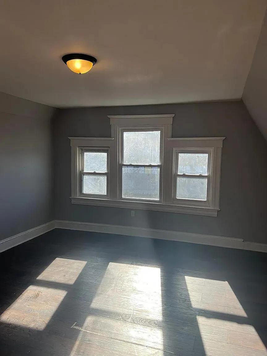 2 bed, $1,548 — Photo 3