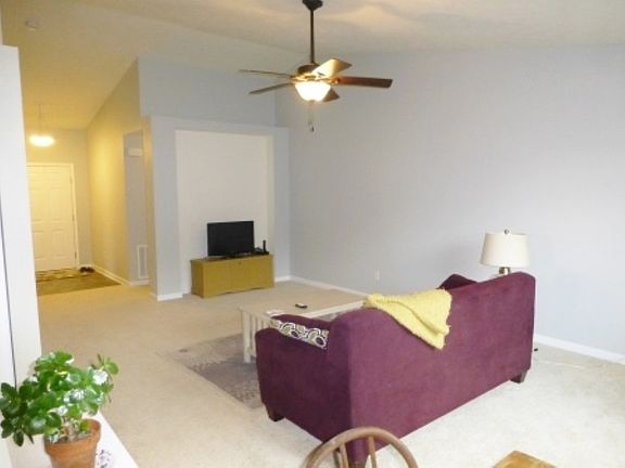 3rd image of 3095 Chivalry Dr