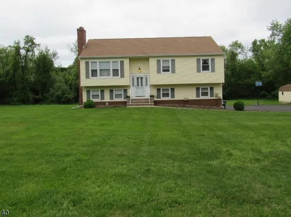 2 Columbine Rd, Readington Twp., NJ 08889