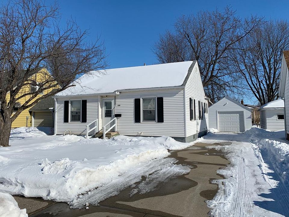 1st image of 1030 Oslo St