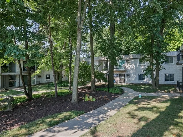 980 S Lincoln St — Photo 26