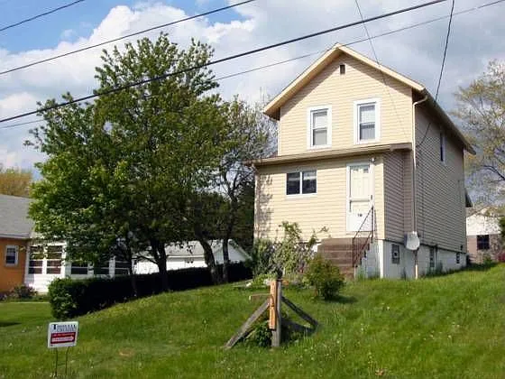 710 N Penn St photo 1