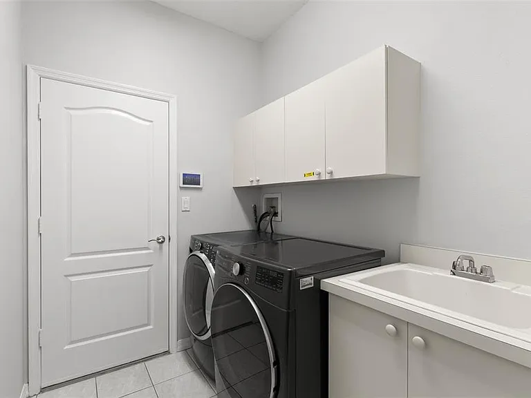 11934 Wandsworth Dr — Photo 15
