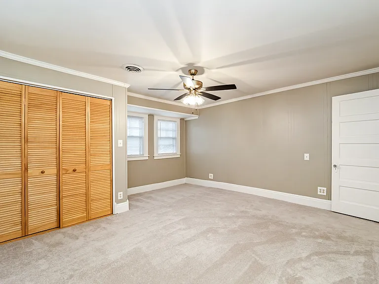 205 W Main St — Photo 24