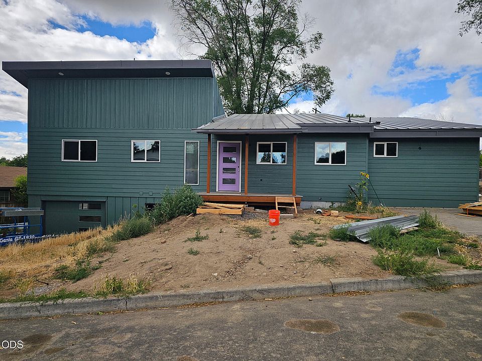2nd image of 444 NE Cedar St