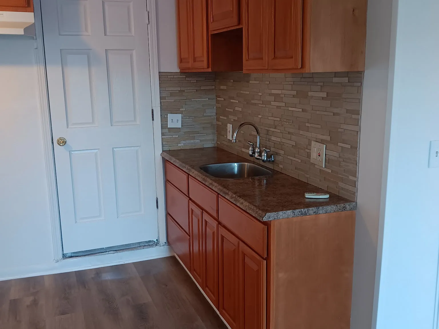 1 bed, 900 sqft, $1,800 — Photo 4