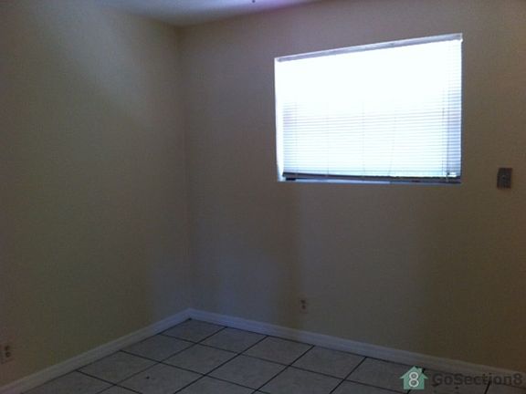 3rd image of 533 NW 18th Ave #1