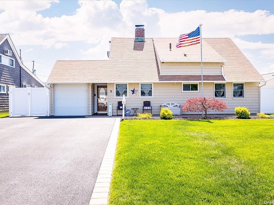 1st image of 8 Serpentine Ln