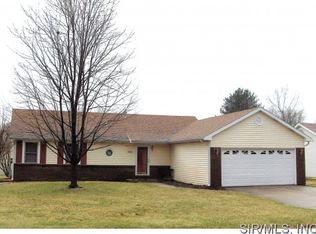 901 Andra Dr, Maryville, IL