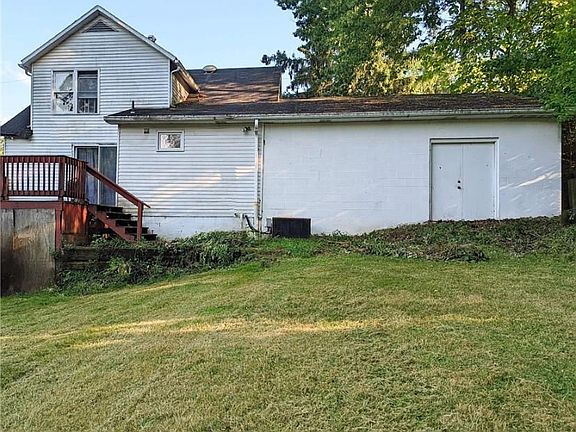 3rd image of 198 E Adams St