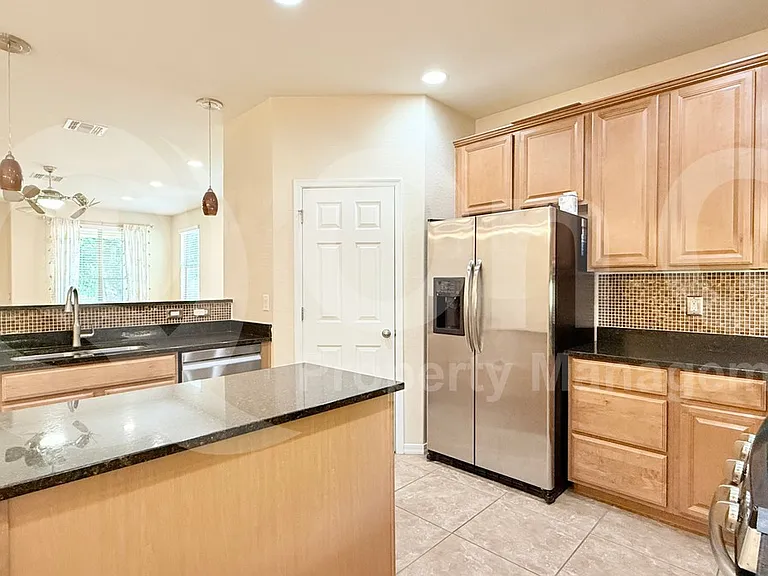 16325 N 73rd Dr — Photo 4
