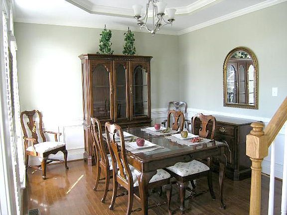 4th image of 1204 Belfry Dr