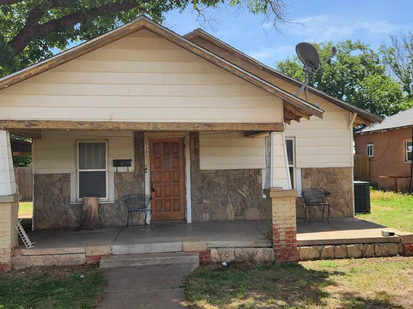 720 S 11th St, Slaton, TX 79364