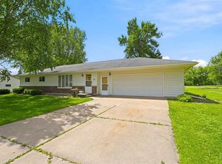303 S 2ND LANE, Abbotsford, WI 54405