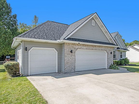 2nd image of 8114 Fawn Meadow Trl
