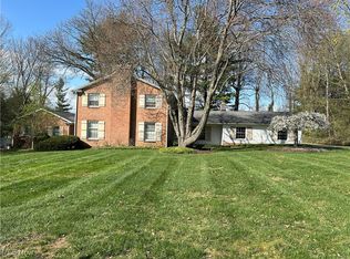 1139 Chelmsford St NW, Canton, OH 44720
