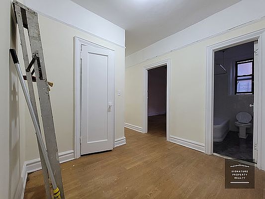 3rd image of 914 41st St #C1