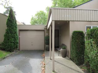 1795 NW Rolling Hill Dr, Beaverton, OR 97006