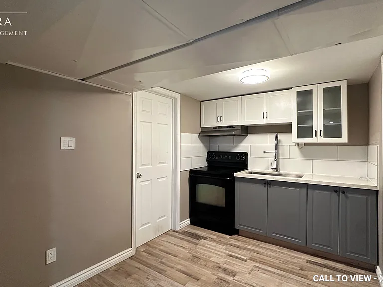 252 Southcrest Dr #2 — Photo 2