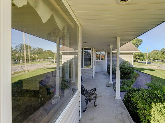 3rd image of 1607 Britton Dr