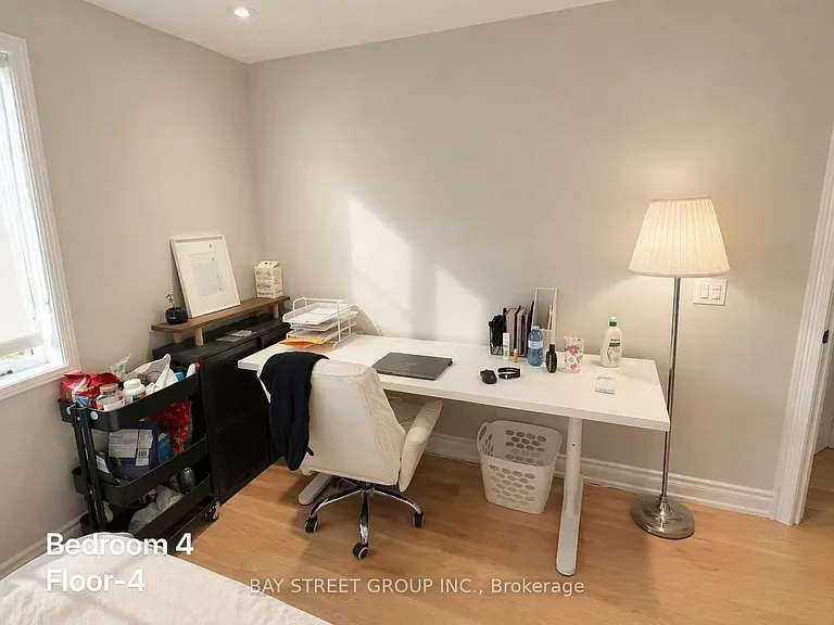 42 Fouracre Way #UPPER LEVEL — Photo 37