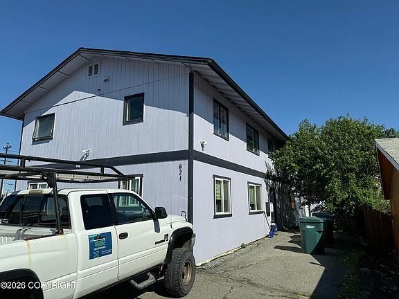 2nd image of 821 E 46th Ct