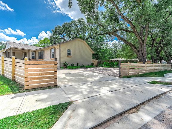 2nd image of 303 Baker Dr