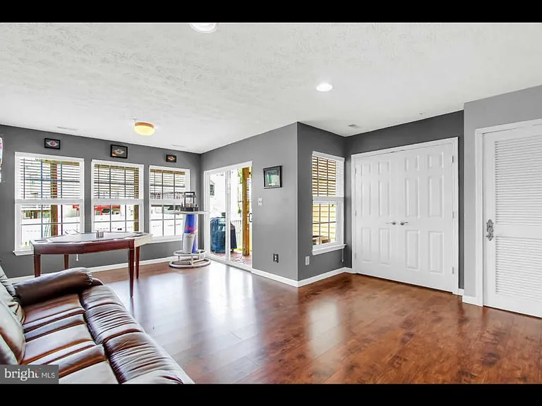 711 Wineberry Way — Photo 2