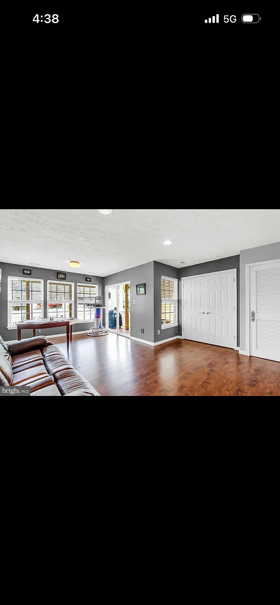 Building Photo - 711 Wineberry Way
