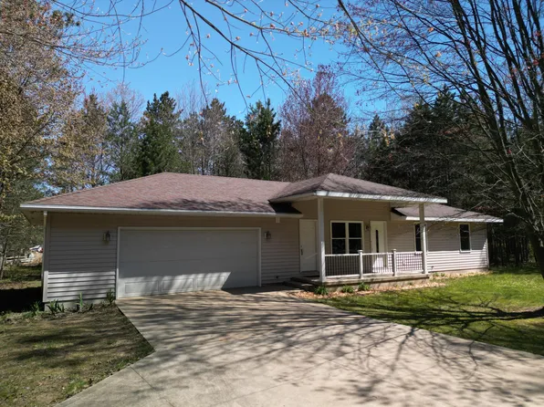 4955 Red Pine Dr, Grant, MI 49327