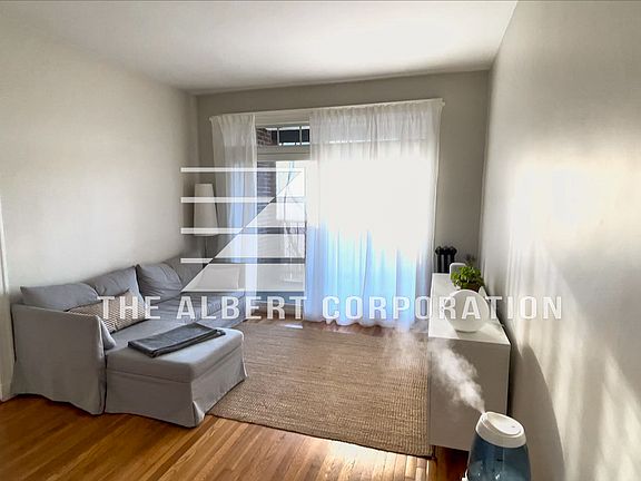 5th image of 321 S Huntington Ave APT 3