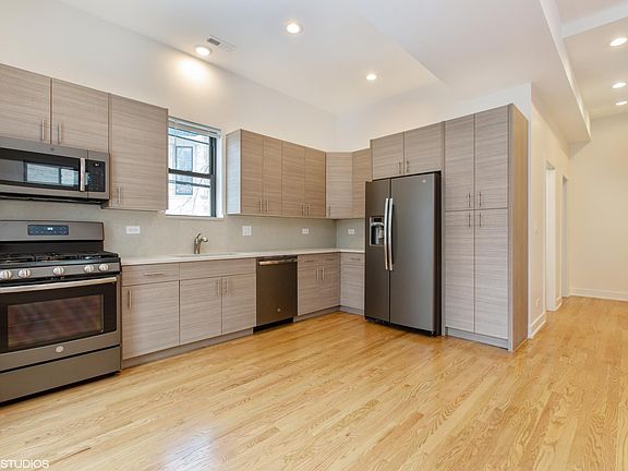 2nd image of 5039 N Winchester Ave #2